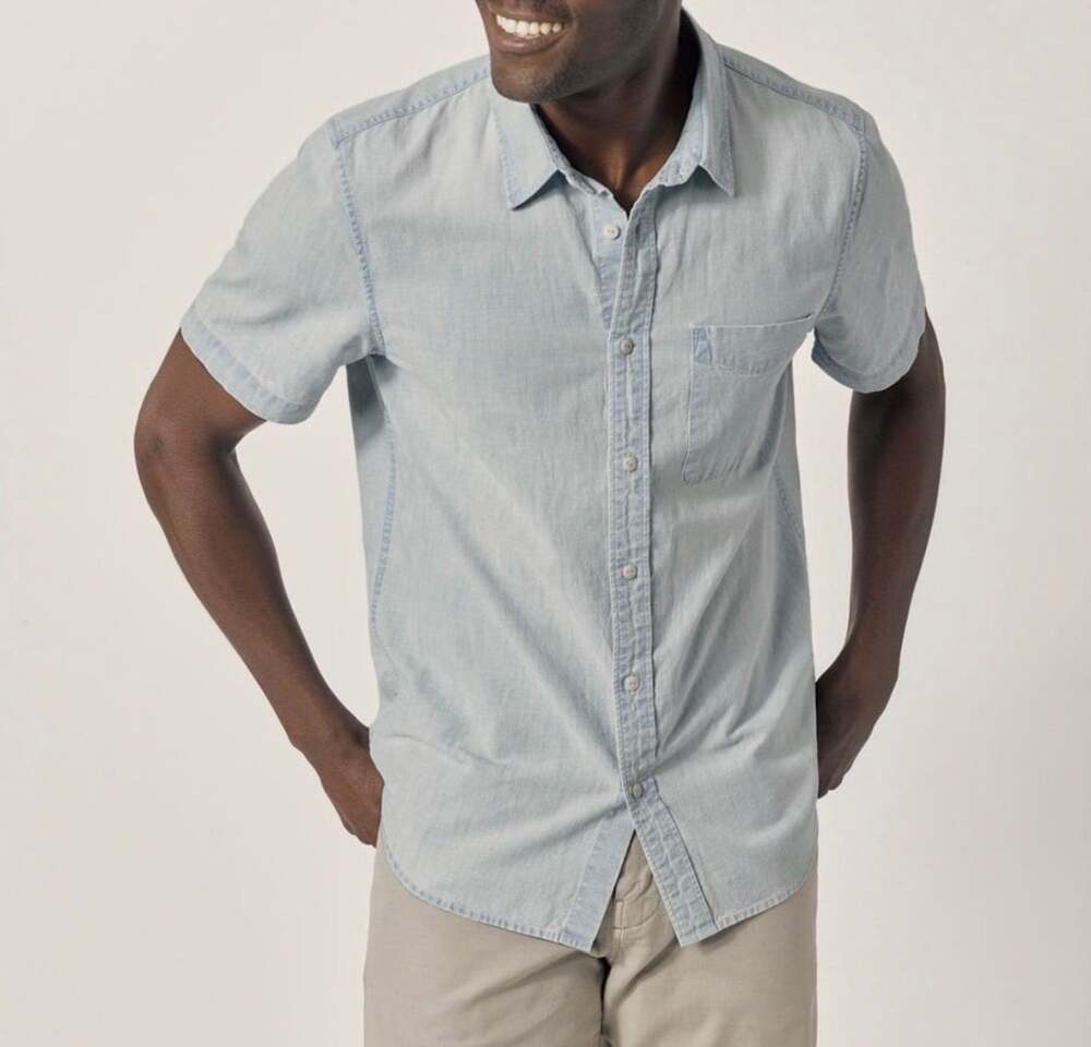 Buck Mason Mens Short Sleeve Button Down Shirt XS Light Wash Chambray